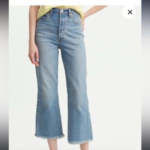 Levi’s Rib cage cropped flare Sz29